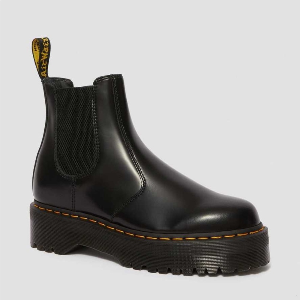 Dr Marten POLISHED SMOOTH PLATFORM CHELSEA BOOTS